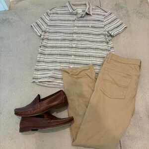 American Eagle men's white and black button down t shirt, size medium